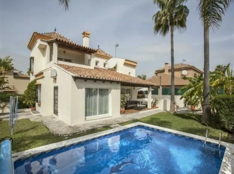 Haus 6 Zimmer 356 m² Marbella, Spanien