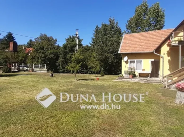 Land 1 487 m² Leanyfalu, Hungary