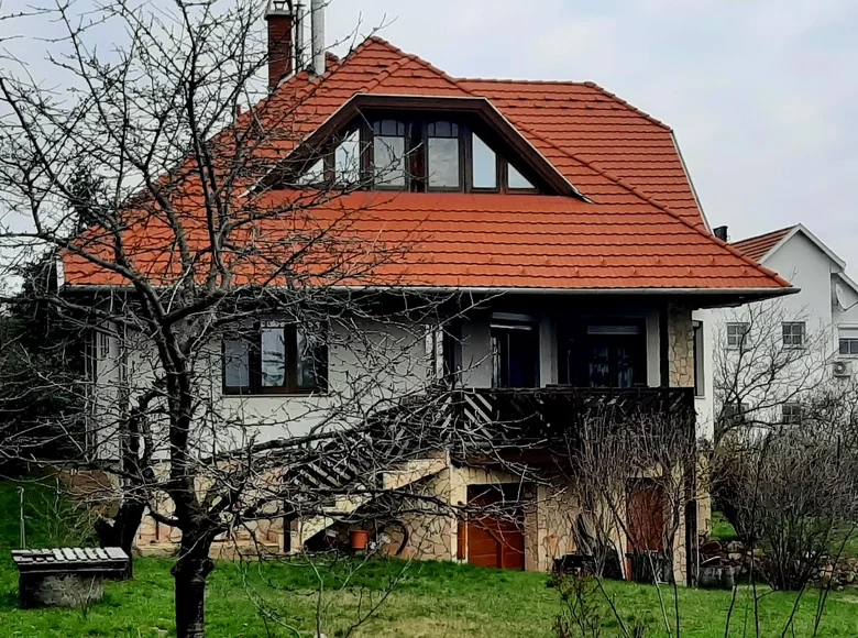 7 room house 297 m² Sukoro, Hungary