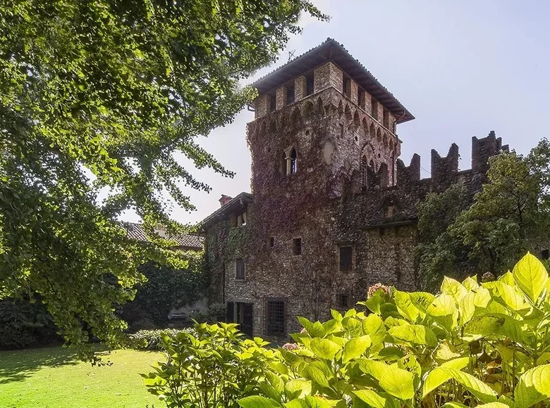 Castle 6 bedrooms 750 m² Bergamo, Italy