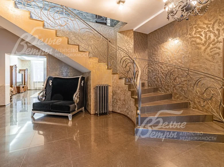 Дом 7 комнат 860 м² в Центральном федеральном округе, Россия