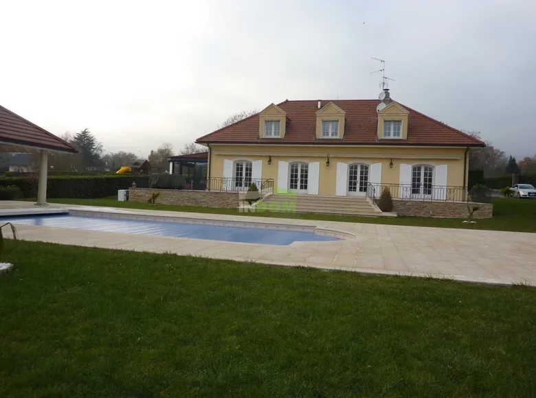 Villa 320 m² France, France