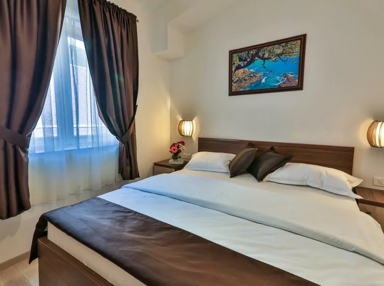 Wohnung 4 Schlafzimmer  Rijeka-Rezevici, Montenegro
