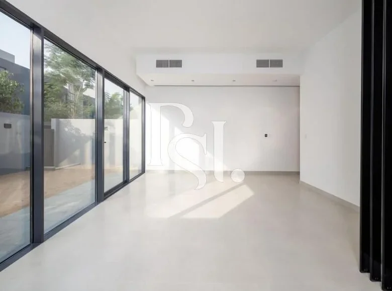 Szeregowiec 3 pokoi 313 m² Sharjah, Emiraty Arabskie