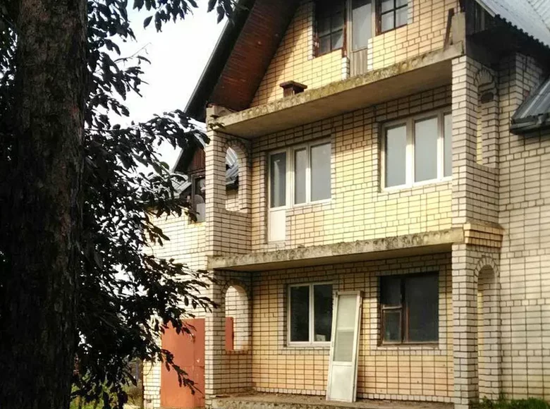 Дом 365 м² Чисть, Беларусь