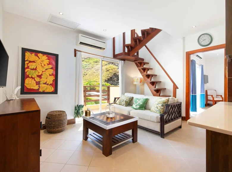 2 bedroom condo 92 m² Coxen Hole, Honduras