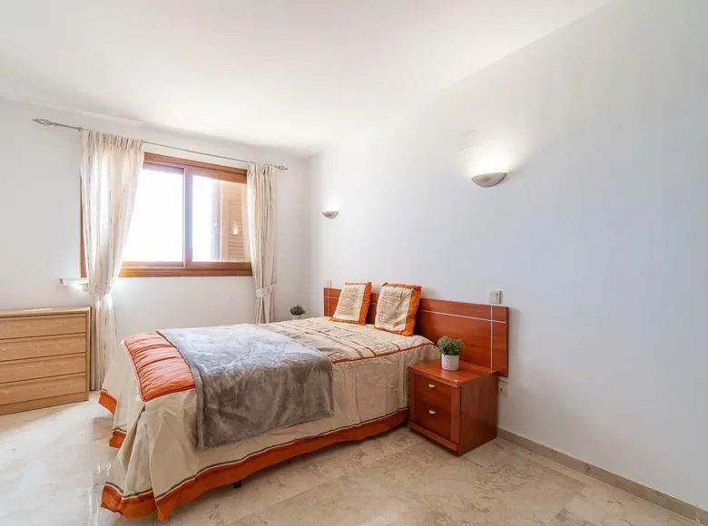 Mieszkanie 2 pokoi 95 m² Torrevieja, Hiszpania