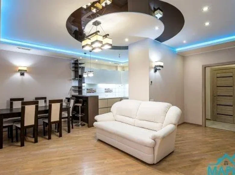 Mieszkanie 2 pokoi 79 m² Mińsk, Białoruś