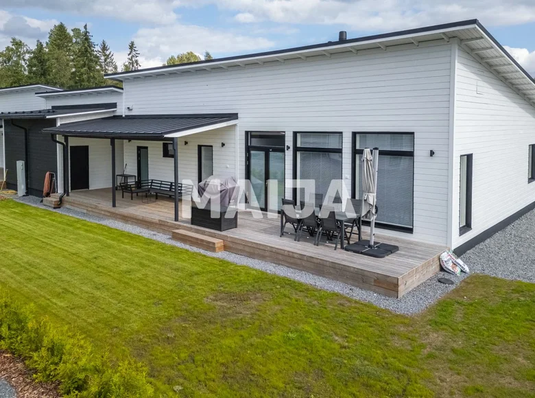 Maison 5 chambres 144 m² Lempaeaelae, Finlande