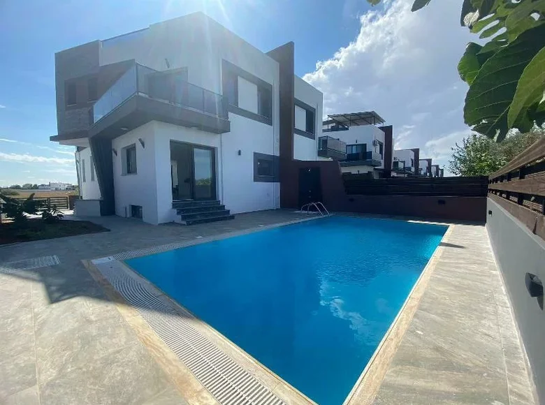 3 bedroom townthouse 320 m² Trikomo, Northern Cyprus