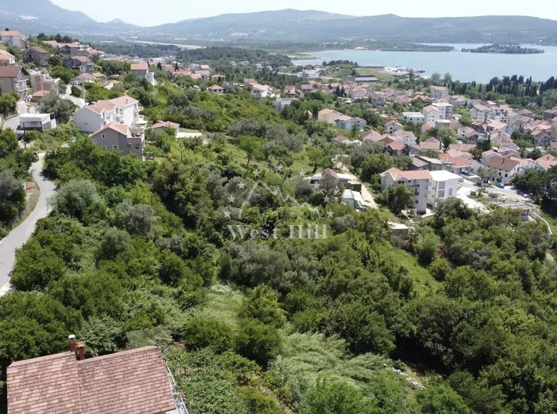 Atterrir  Tivat, Monténégro