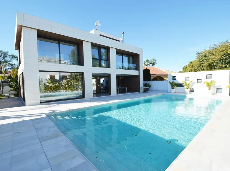 5-Schlafzimmer-Villa 350 m² Dehesa de Campoamor, Spanien