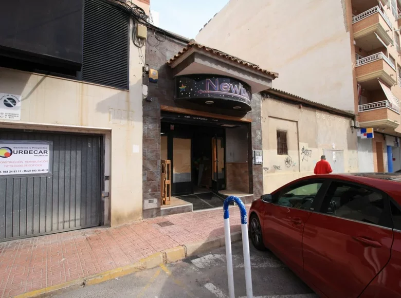 Commercial property 96 m² in Torrevieja, Spain