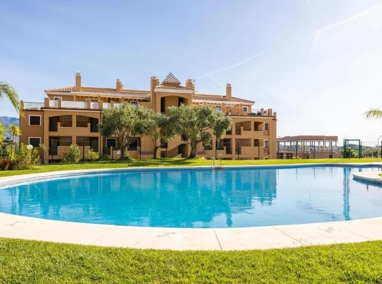Mieszkanie 3 pokoi 130 m² Mijas, Hiszpania