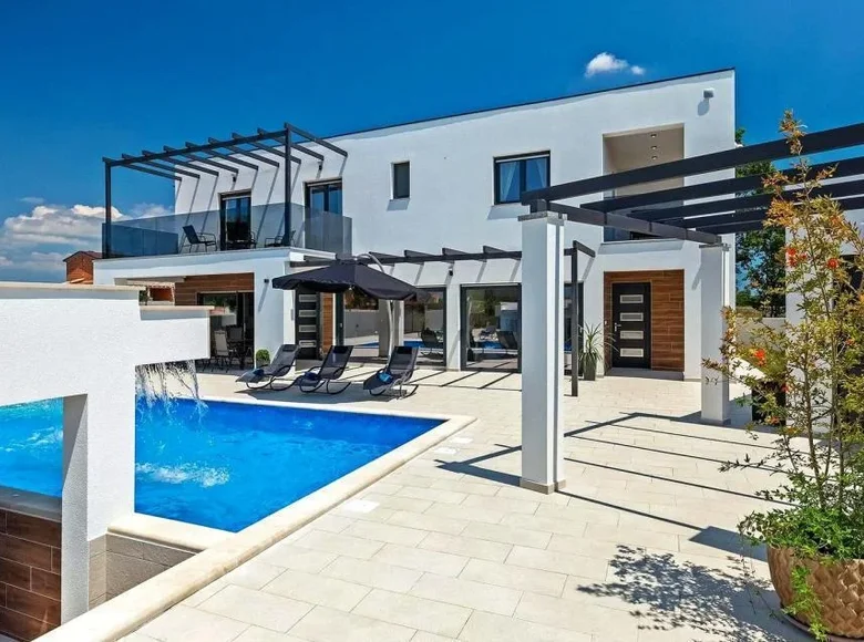 6 bedroom villa 280 m² Grad Pula, Croatia