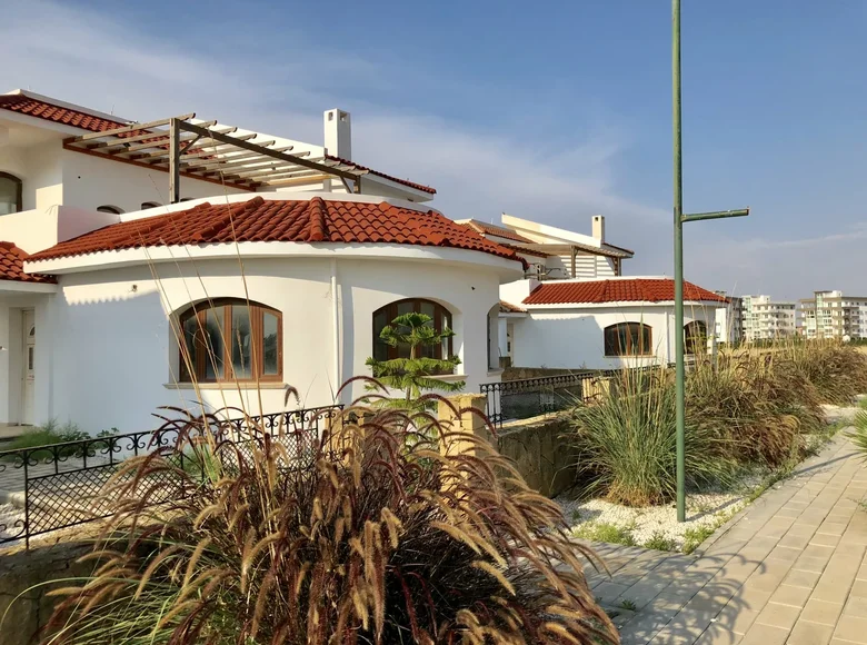 Villa de 4 habitaciones 222 m² Trikomo, Chipre del Norte