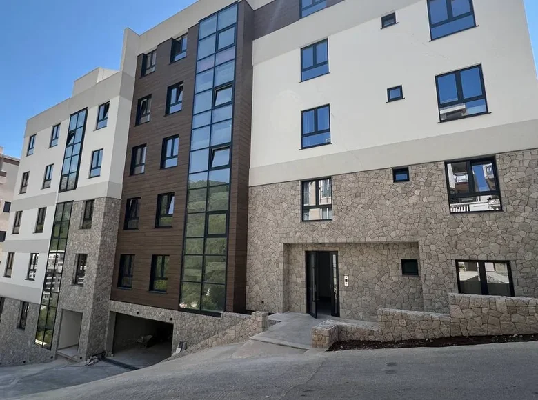 2 bedroom apartment 64 m² Becici, Montenegro