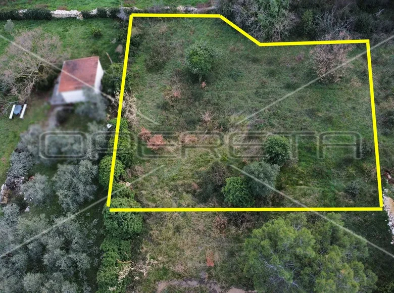 Parcelas 758 m² Sisan, Croacia