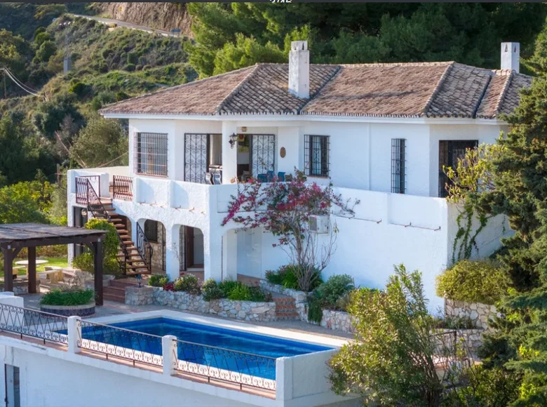 4 bedroom Villa  Mijas, Spain