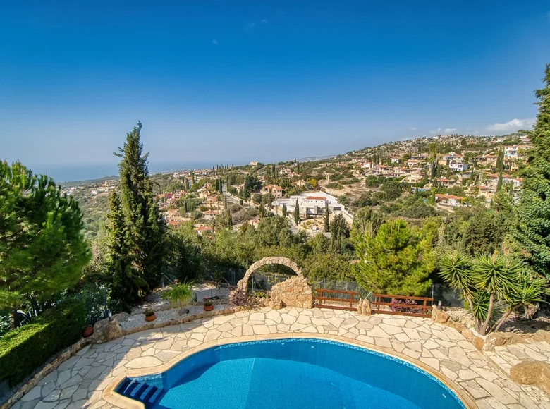 3 bedroom house 200 m² Kamares, Cyprus