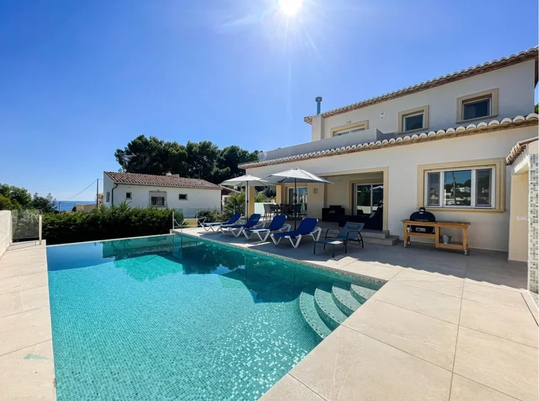 5 bedroom house 236 m² Calp, Spain