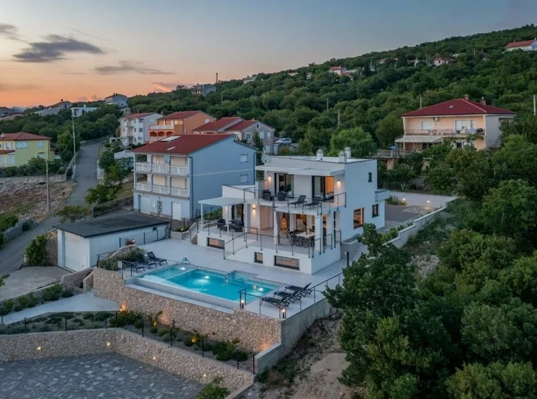 villa de 3 chambres 245 m² Novi Vinodolski, Croatie