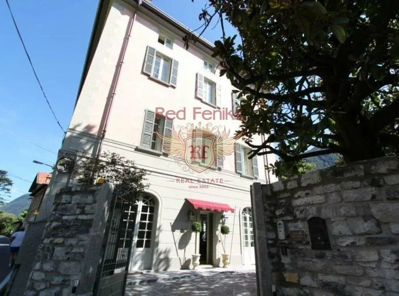 6-Zimmer-Villa 1 500 m² Provincia di Como, Italien