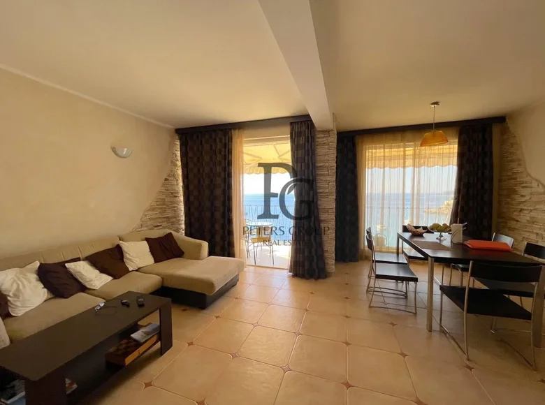 2 bedroom apartment 111 m² Sveti Stefan, Montenegro