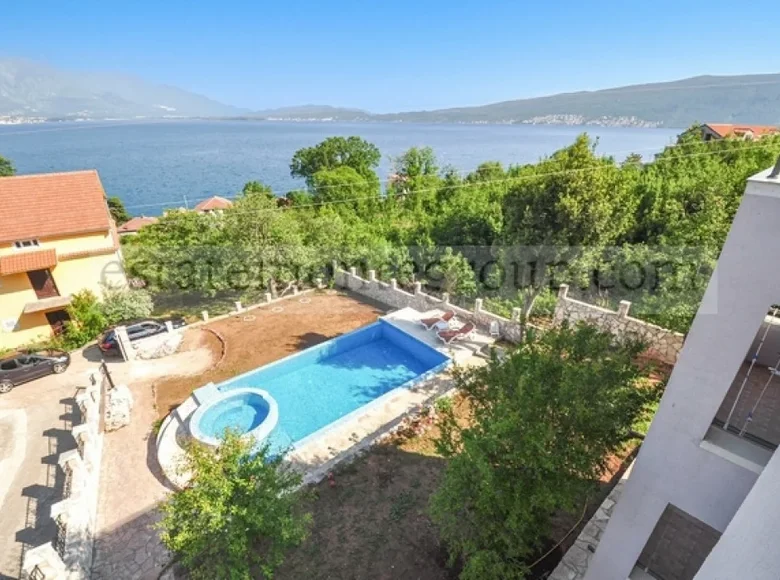 4-Schlafzimmer-Villa 260 m² Bijela, Montenegro