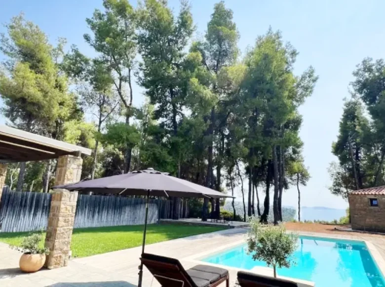 4 bedroom Villa 149 m² Skala Fourkas, Greece