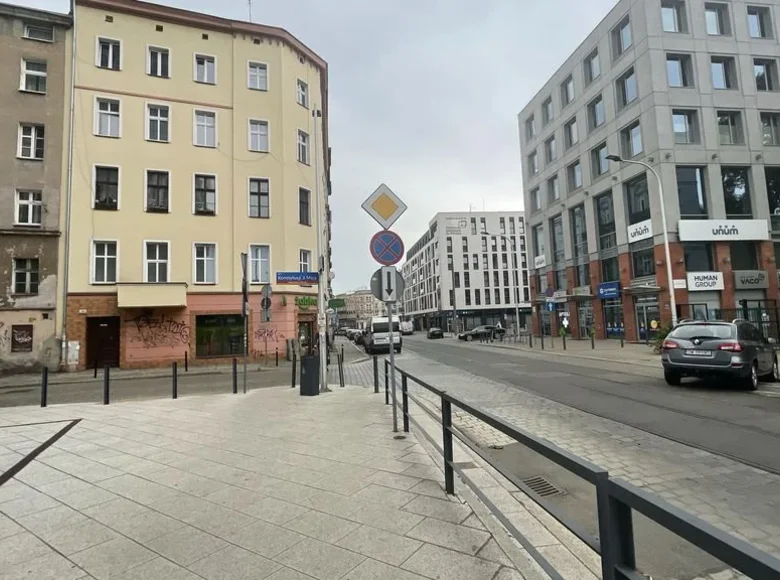 Mieszkanie 3 pokoi 70 m² Wrocław, Polska