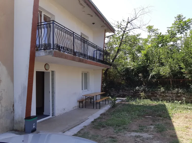 2 bedroom house 104 m² Radovici, Montenegro