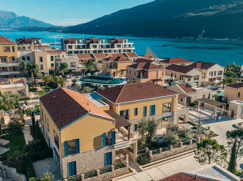 2 bedroom apartment 162 m² Kumbor, Montenegro