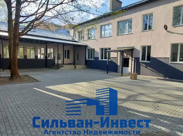 Commercial property 4 000 m² in Minsk, Belarus