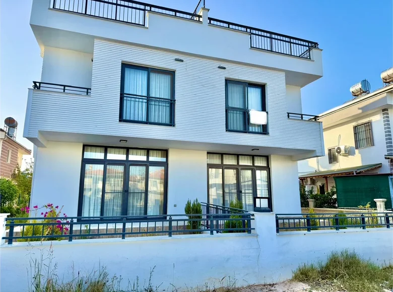 Dúplex 4 habitaciones 125 m² Mezitli, Turquía