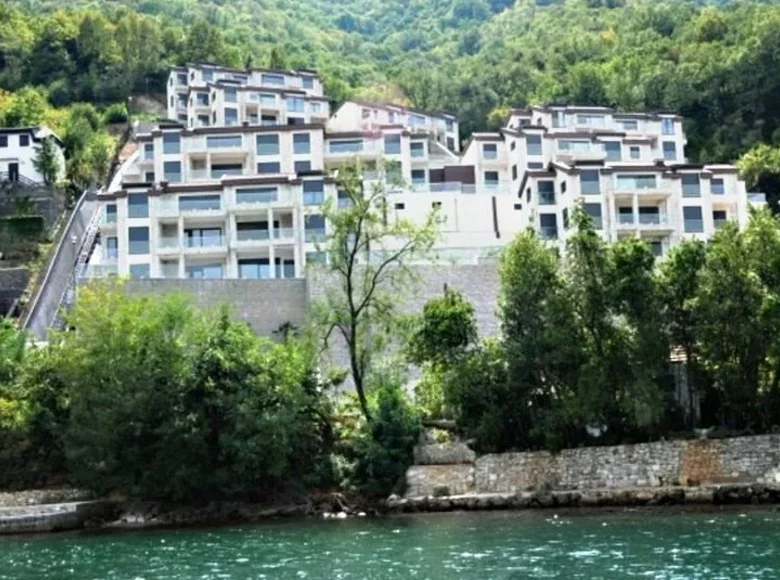Квартира 68 м² Биела, Черногория