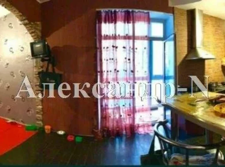 Mieszkanie 2 pokoi 77 m² Odessa, Ukraina