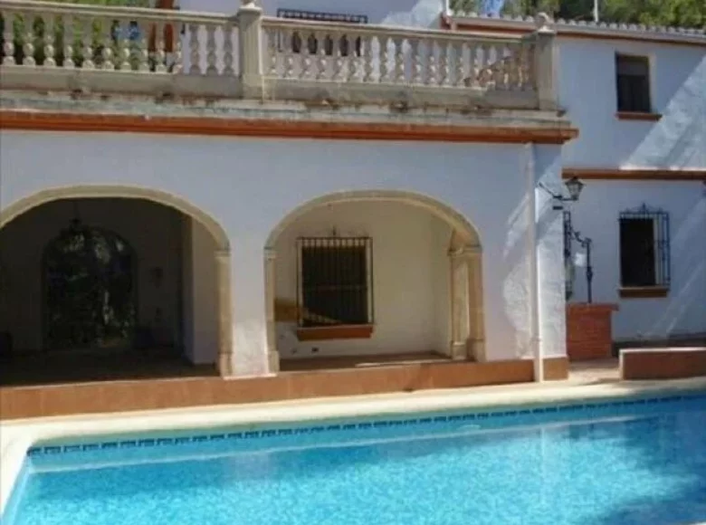 Villa de 4 dormitorios 253 m² Denia, España