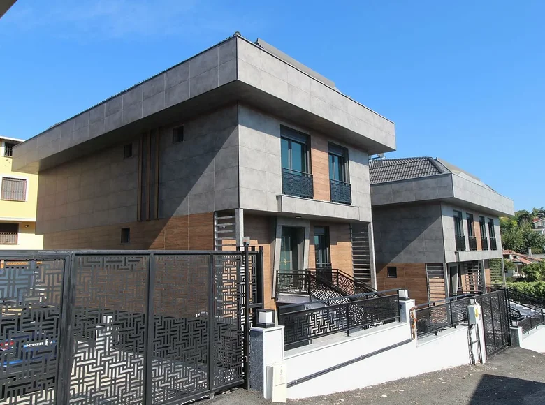 Haus 7 zimmer 382 m² Beylikduzu, Türkei