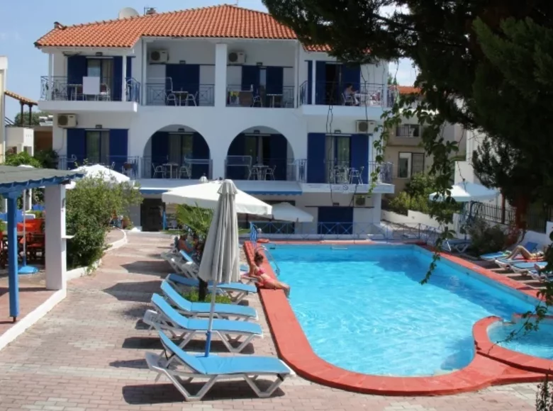 Hotel 1 890 m² Pefkochori, Grecja