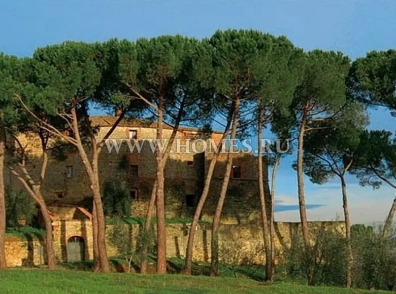 Замок 1 140 м² Сиена, Италия