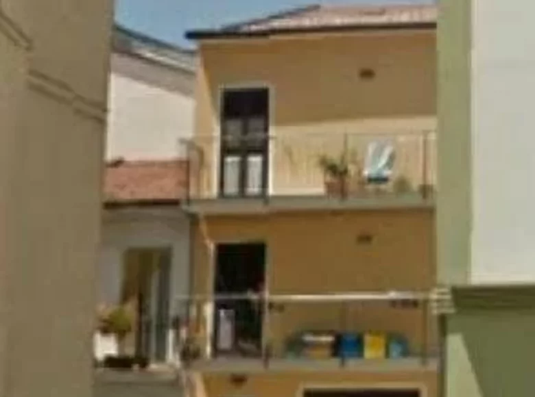 Casa 15 habitaciones 250 m² Terni, Italia