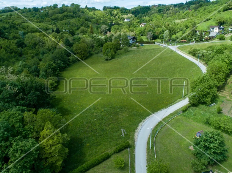 Grundstück 9 787 m² Grad Zapresic, Kroatien