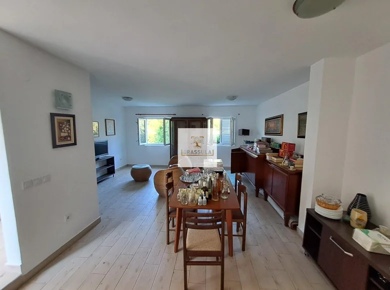 4 bedroom apartment 270 m² Zelenika-Kuti, Montenegro