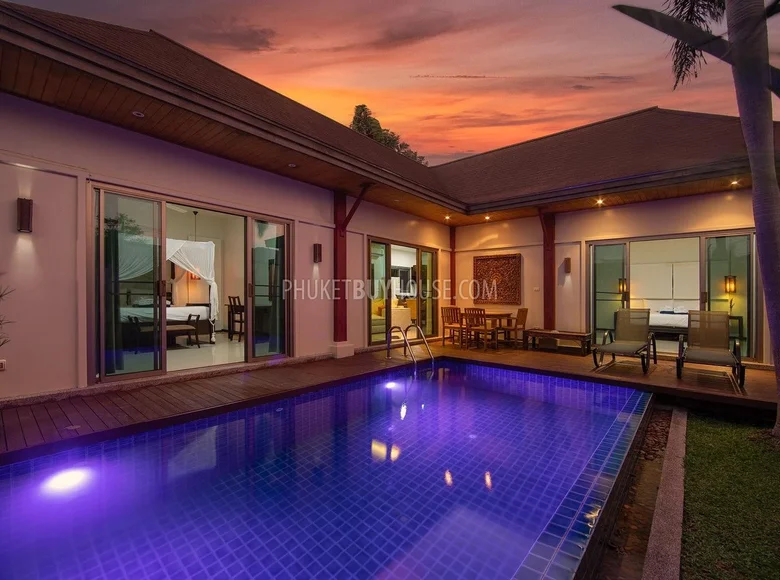 Villa mit 2 Schlafzimmern 90 m² Rawai, Thailand