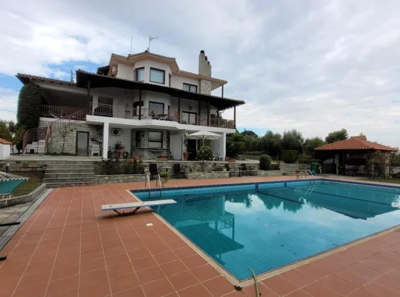 5 bedroom villa 475 m² Peraia, Greece