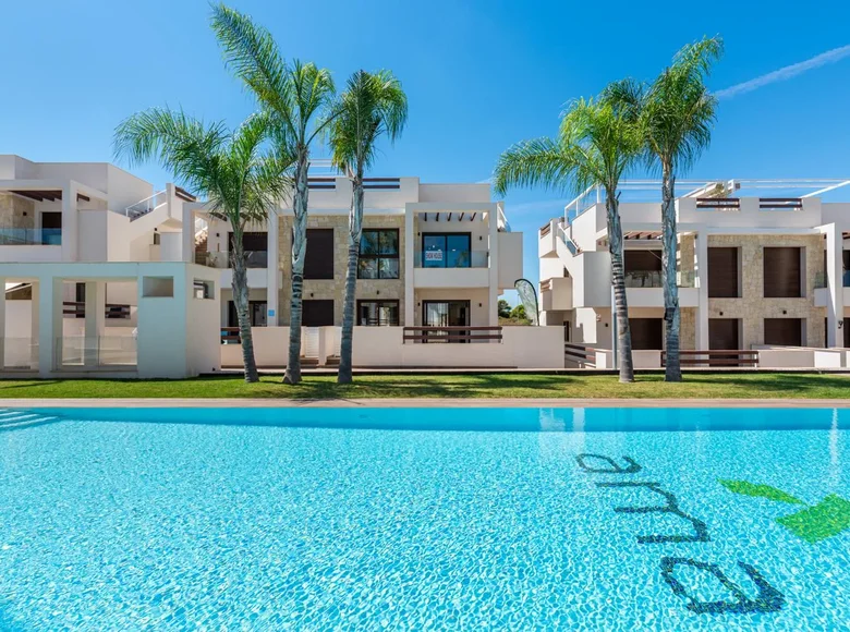 Bungalow z 3 sypialniami 135 m² Torrevieja, Hiszpania