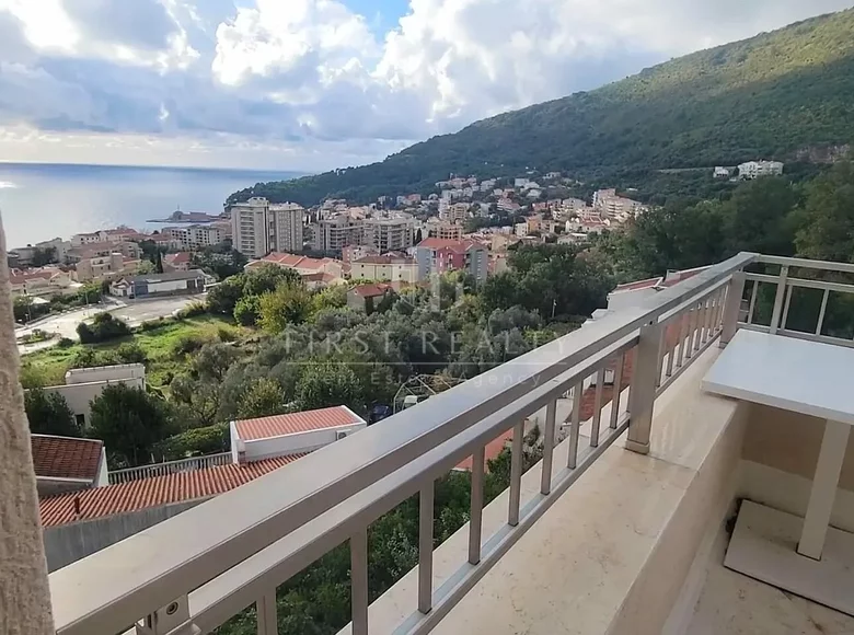 Mieszkanie 3 pokoi 110 m² Petrovac, Czarnogóra