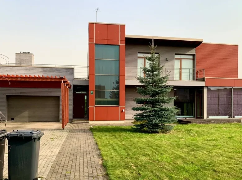 5 bedroom villa 320 m² Marupe, Latvia