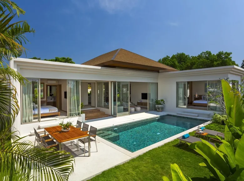 3 bedroom villa 285 m² Phuket, Thailand